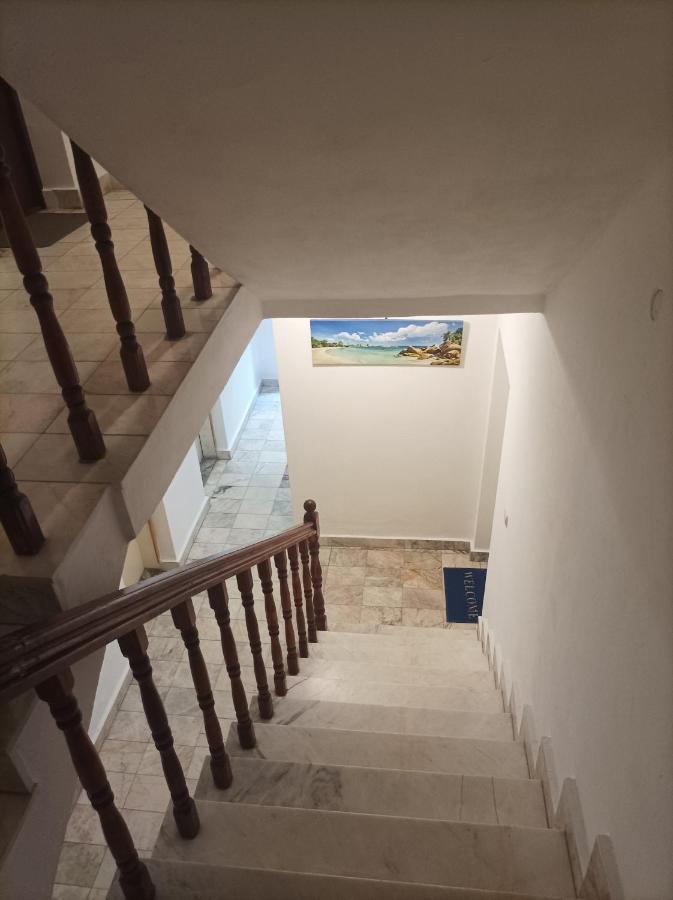 Family Hotel Bohemi II Primorsko Bagian luar foto